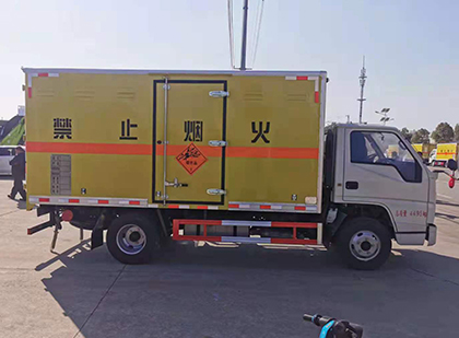 大丰镇爆破器材运输车
